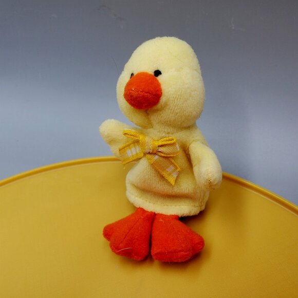 Starbucks Chapsy the Duck Easter Spring Collector Finger Puppet 1st Series 2000 - Picture 3 of 8